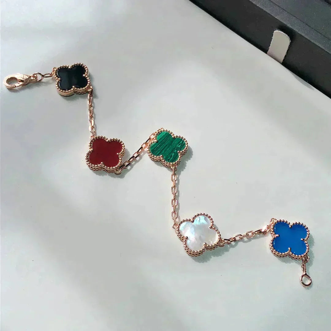 ˇGilded EraˇCLOVER 5 MOTIFS MULTICOLOR BRACELET