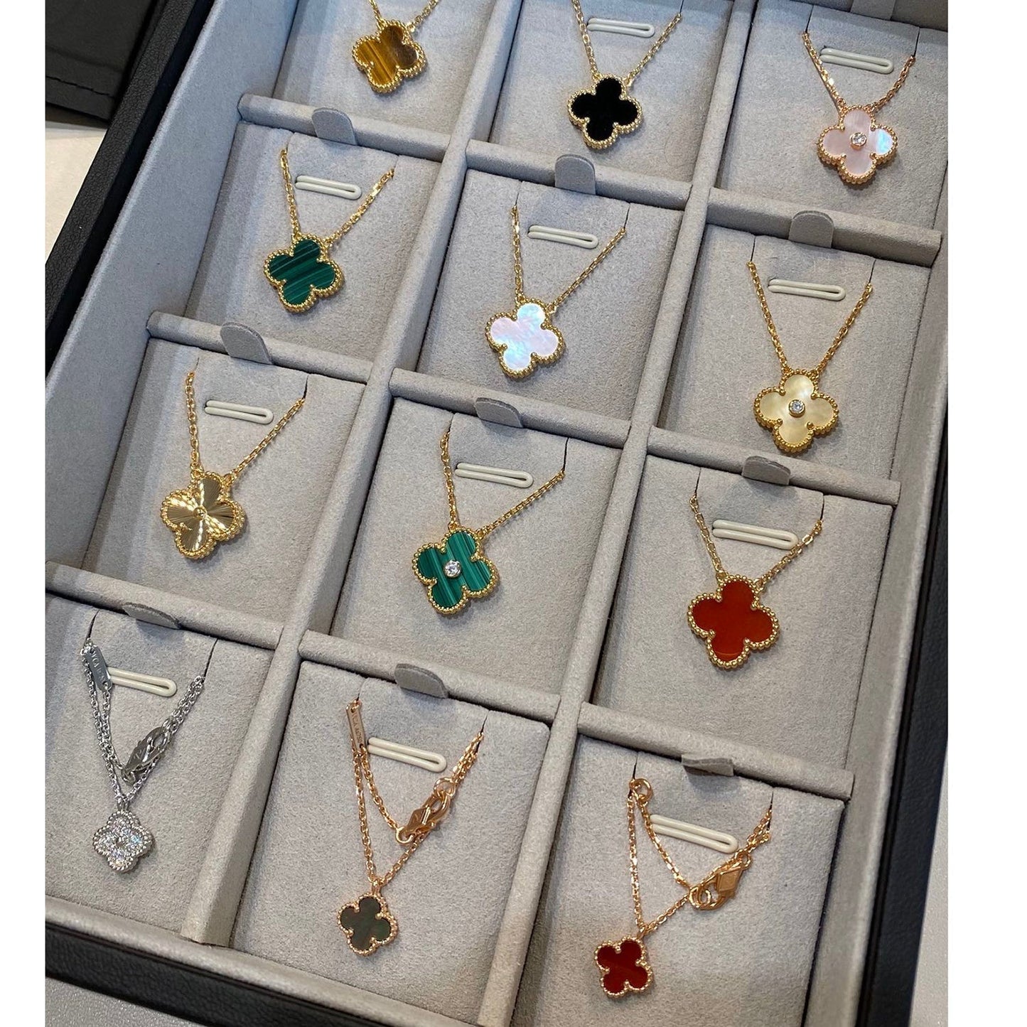 ˇGilded EraˇCLOVER 15MM LASER NECKLACE SILVER