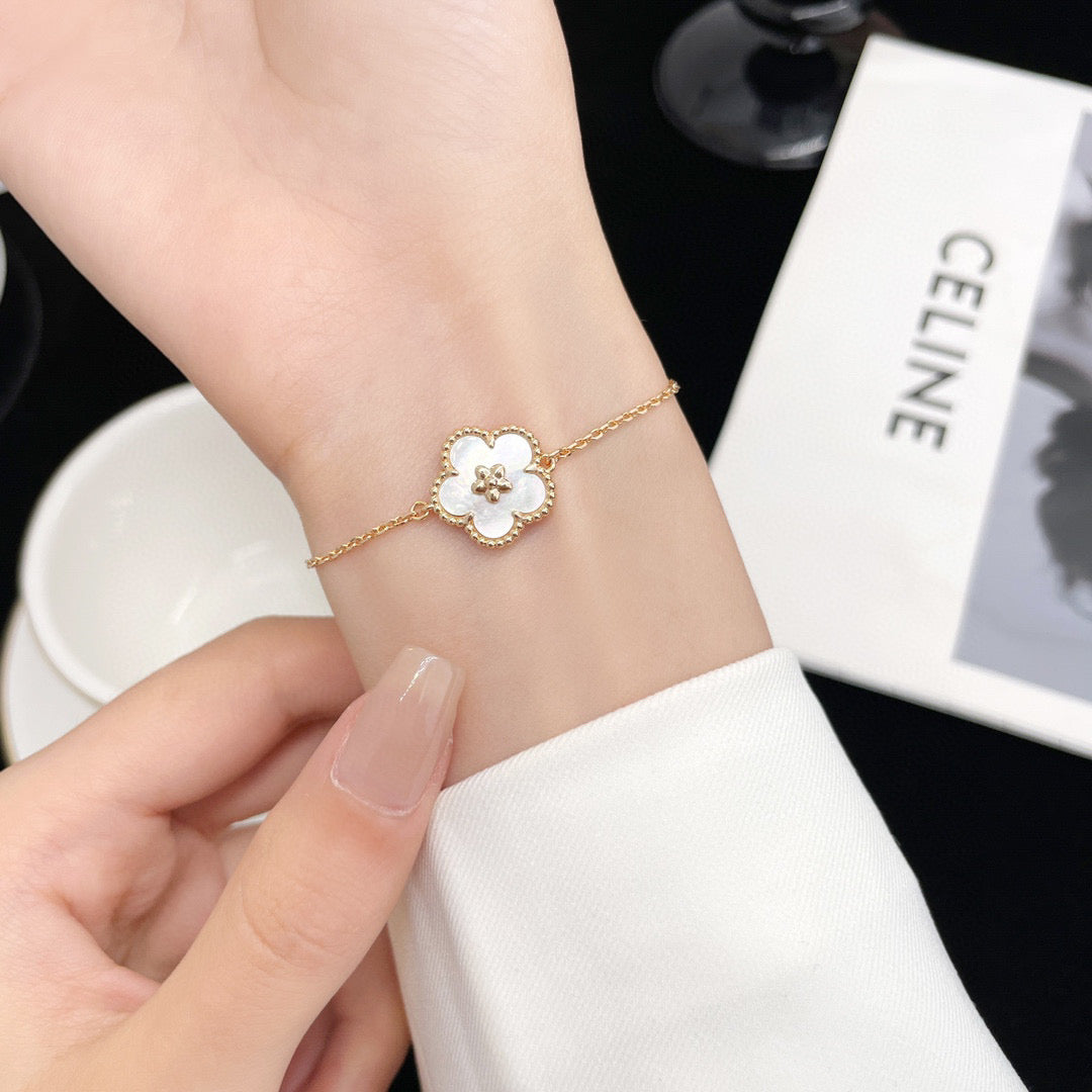 ˇGilded EraˇLUCKY WHITE MOP PLUM BLOSSOM BRACELET