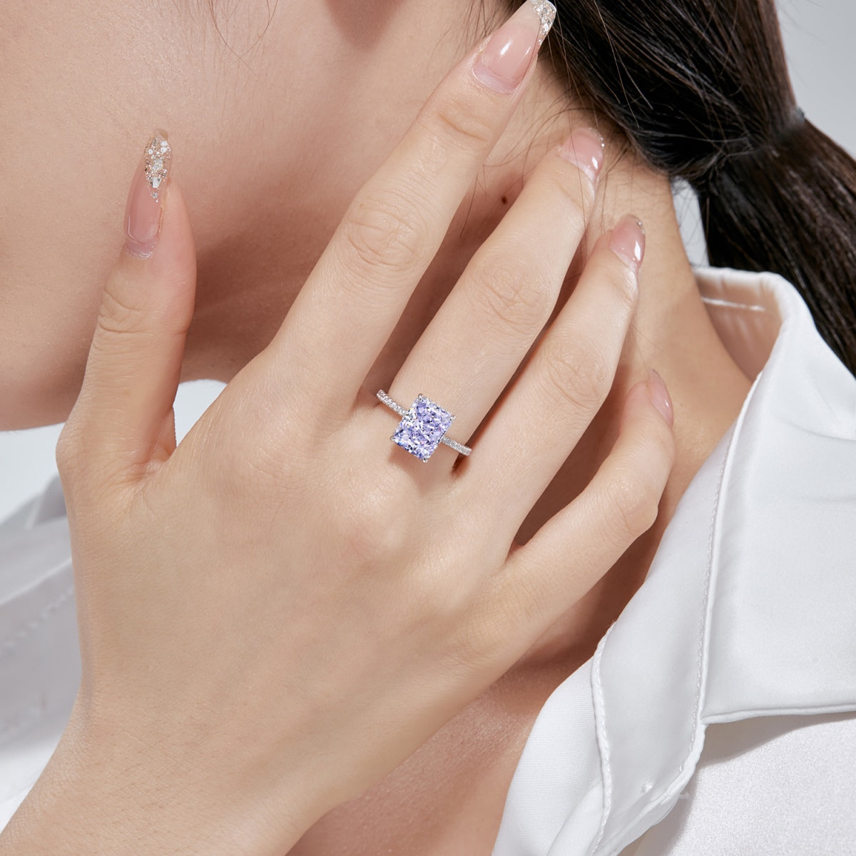 [STREET]Luxurious Engagement Ring