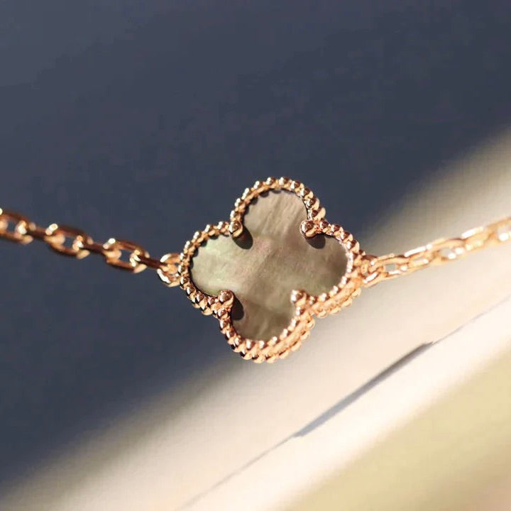 ˇGilded EraˇCLOVER 20 MOTIFS DARK MOP DIAMOND  NECKLACE