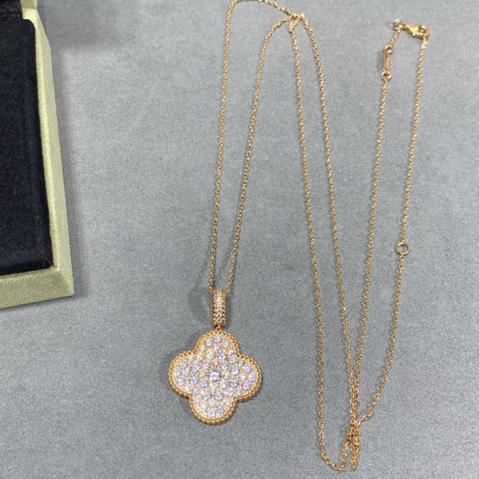 ˇGilded EraˇCLOVER 25MM LARGE PEDANT DIAMOND PAVED LONG NECKLACE