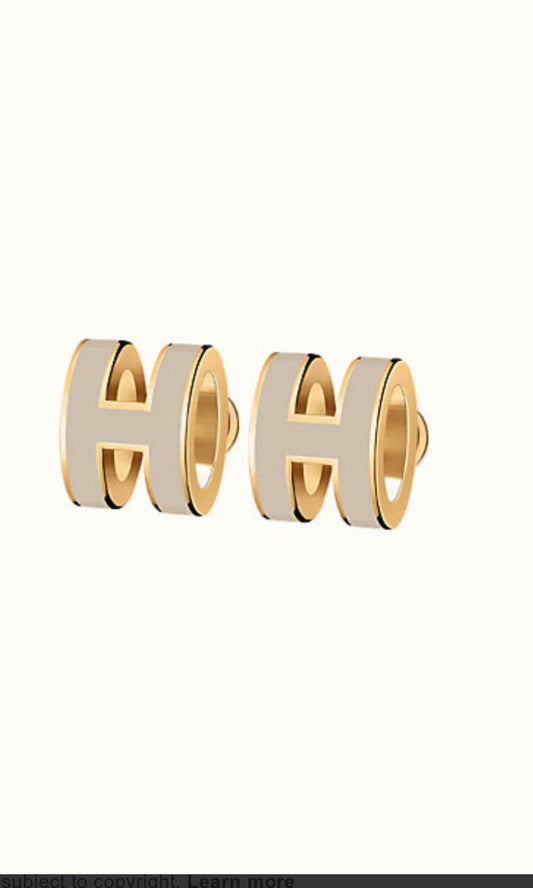 ˇGilded EraˇMINI POP H GOLD EARRINGS GREY